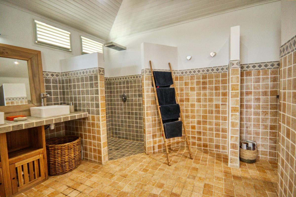 Location villa luxe Martinique - Salle de douche Ch 1